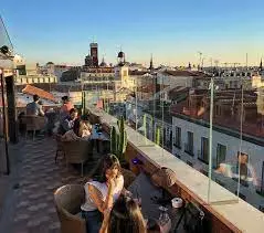 Terrazas de Madrid con vistas: Doñaluz, una de las terrazas más céntricas y fotogénicas.